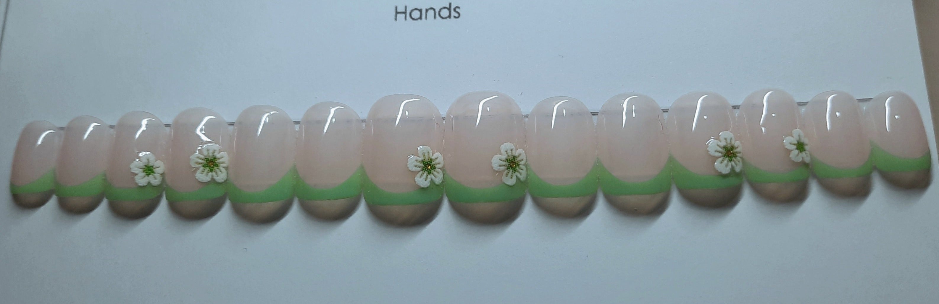 Designer Gel Press on Nails (24-26 Nails with Full Preparation Kit, Glue and Tabs)
