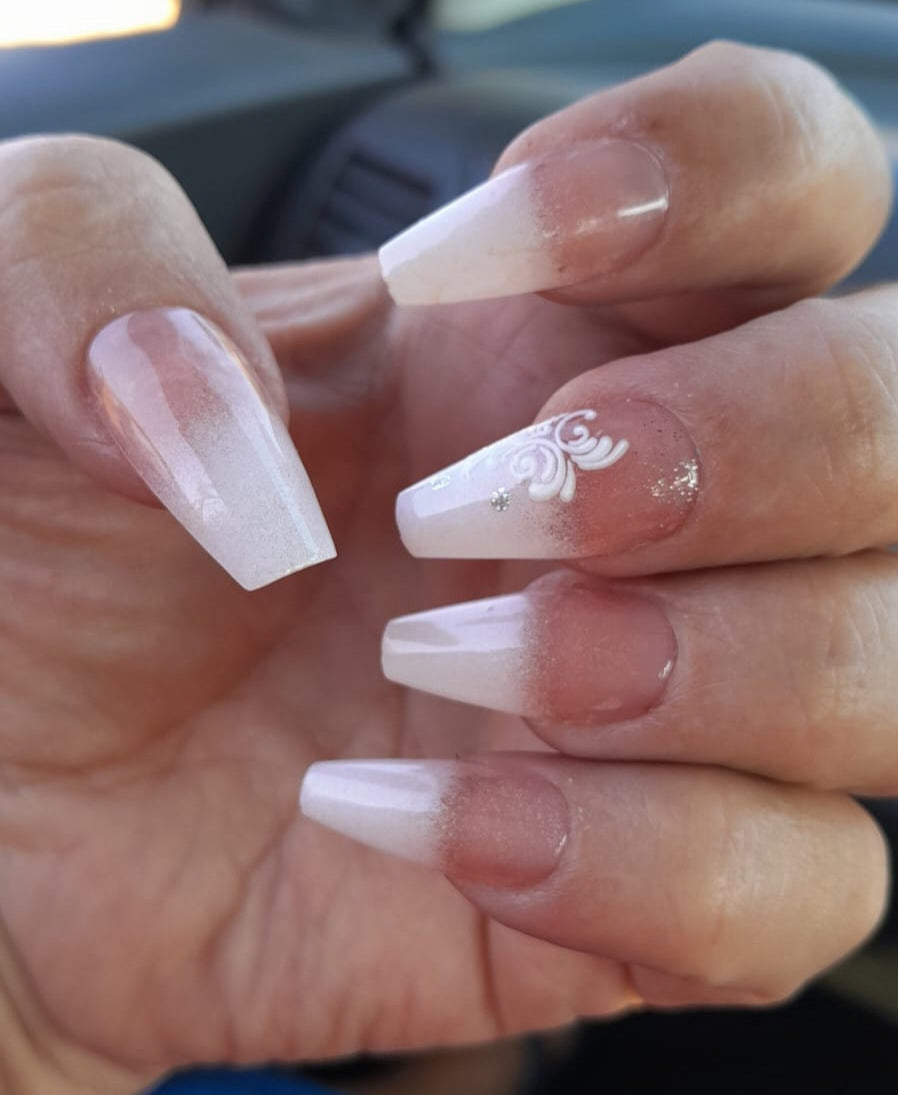 Designer Gel Press on Nails (24-26 Nails with Full Preparation Kit, Glue and Tabs)