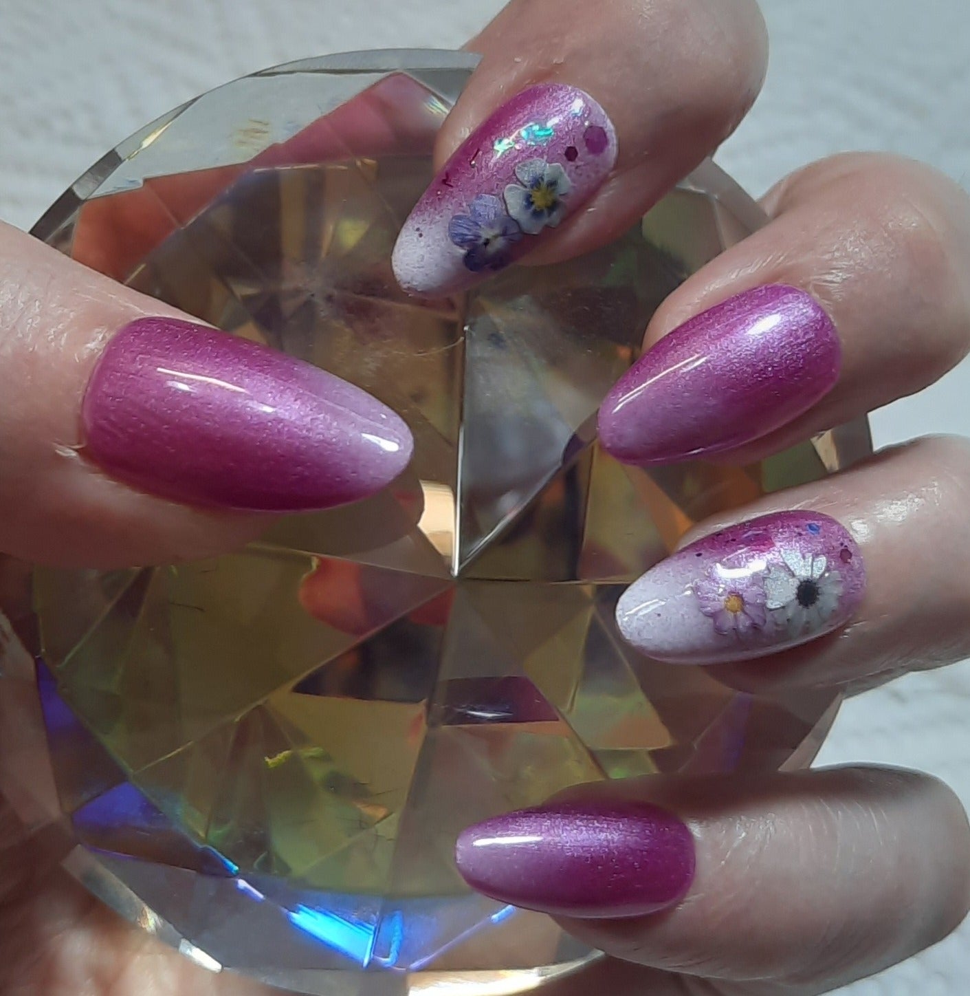 Designer Gel Press on Nails (24-26 Nails with Full Preparation Kit, Glue and Tabs)