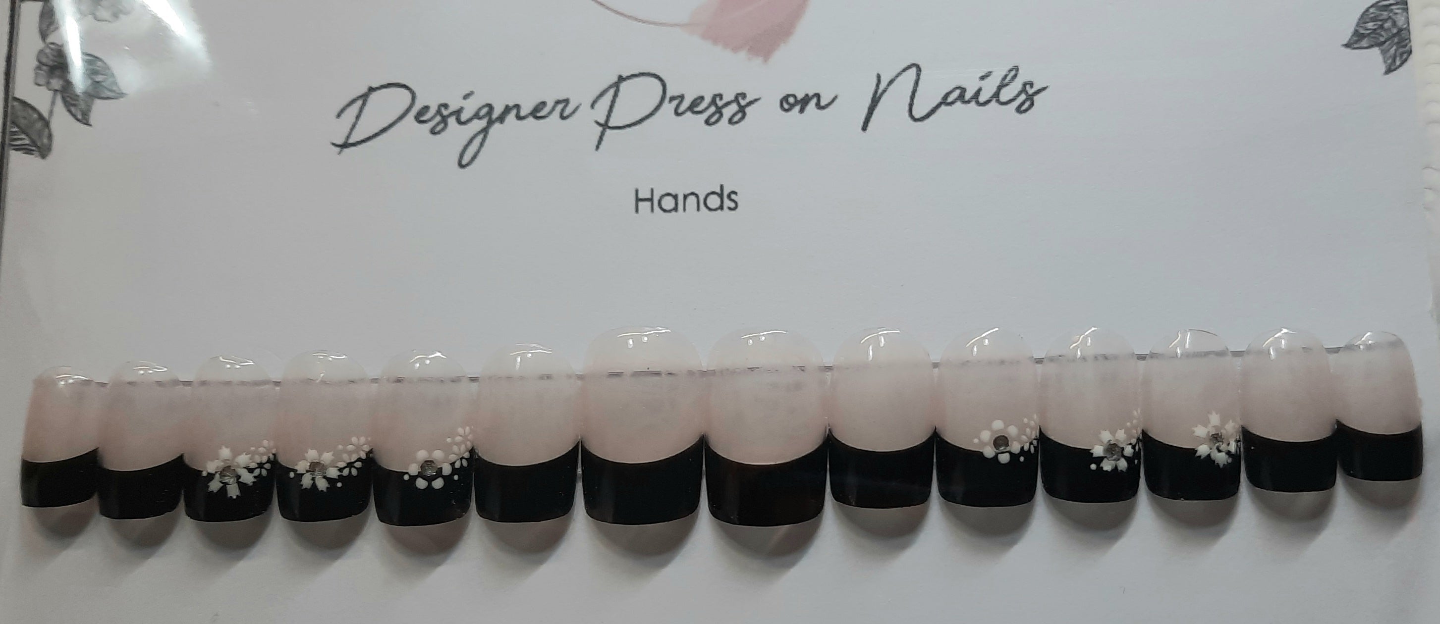 Designer Gel Press on Nails (24-26 Nails with Full Preparation Kit, Glue and Tabs)