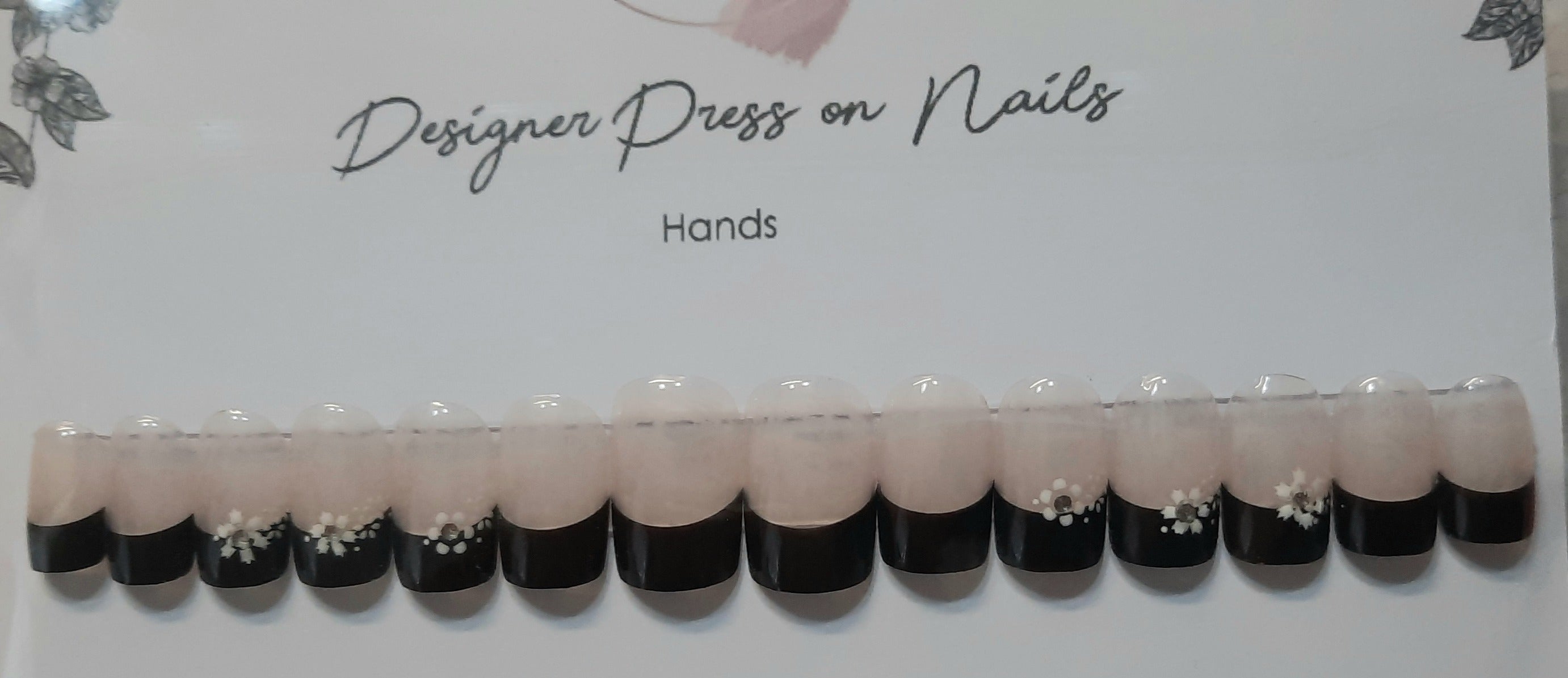 Designer Gel Press on Nails (24-26 Nails with Full Preparation Kit, Glue and Tabs)