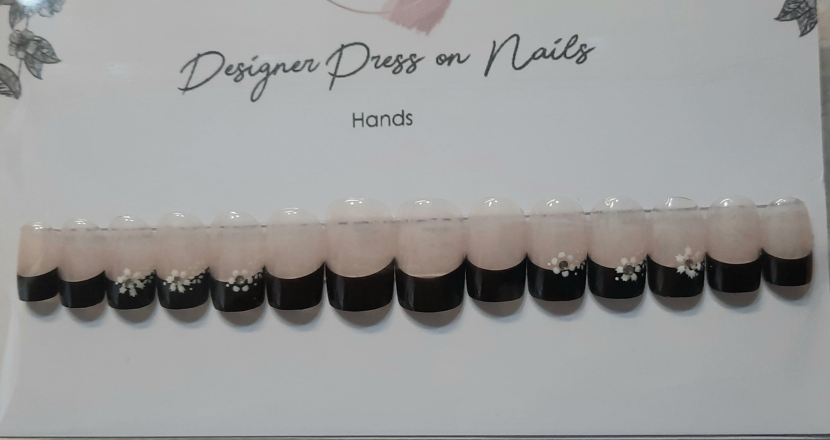 Designer Gel Press on Nails (24-26 Nails with Full Preparation Kit, Glue and Tabs)