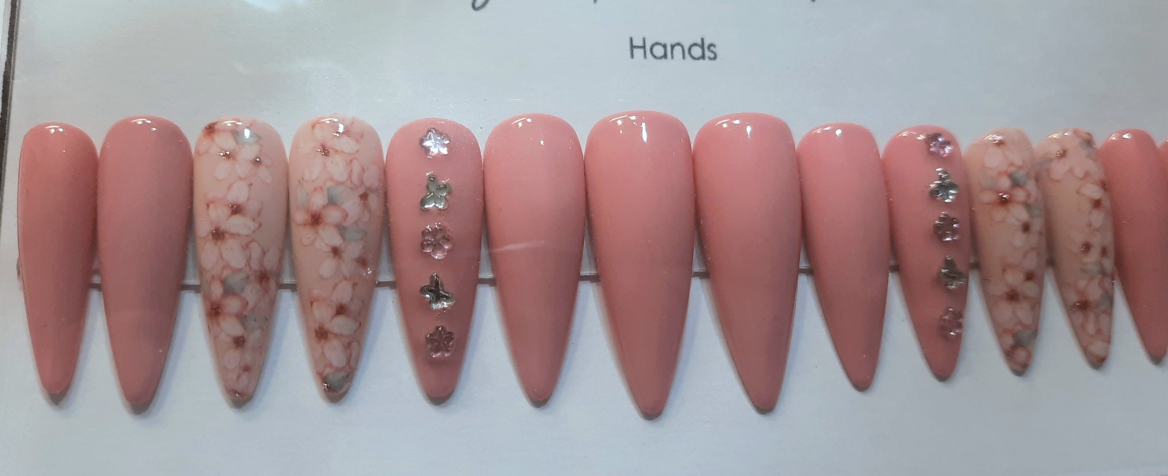 Designer Gel Press on Nails (24-26 Nails with Full Preparation Kit, Glue and Tabs)