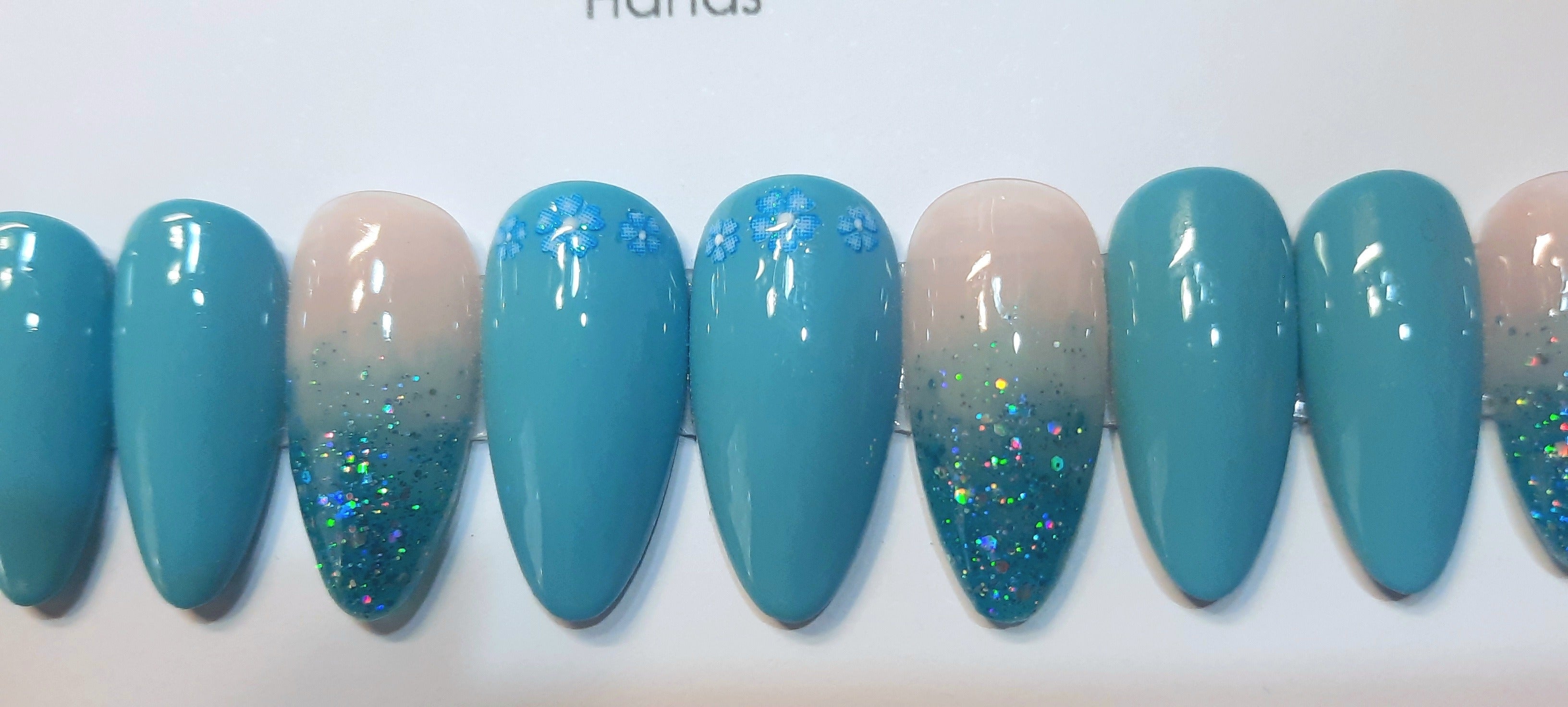Designer Gel Press on Nails (24-26 Nails with Full Preparation Kit, Glue and Tabs)