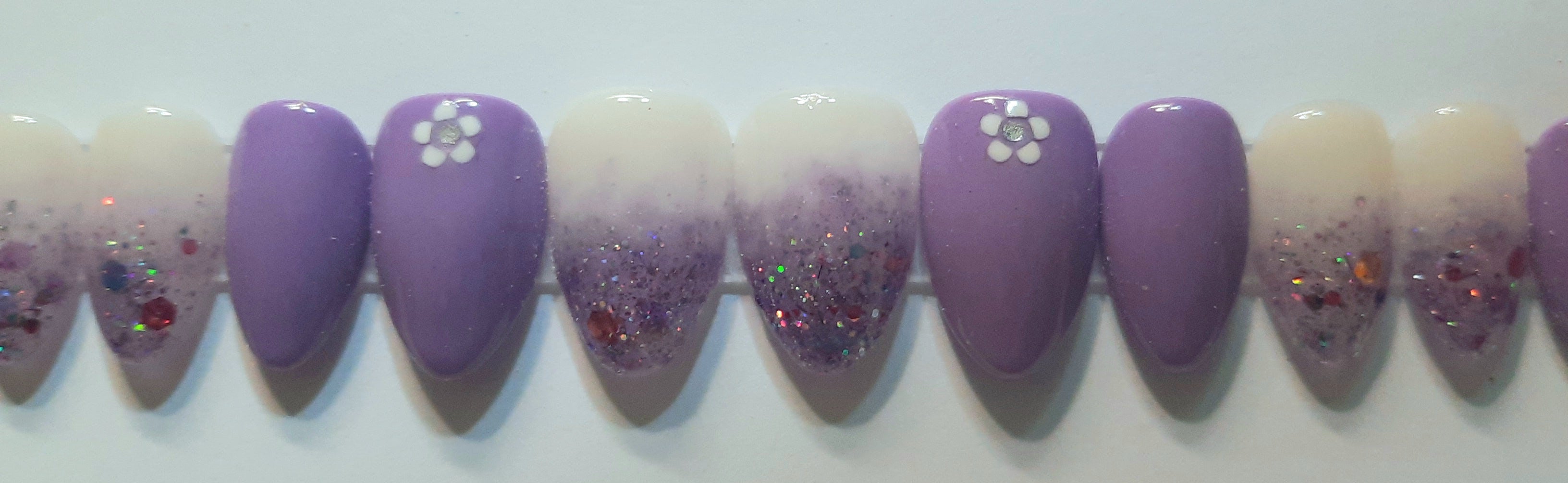 Designer Gel Press on Nails (24-26 Nails with Full Preparation Kit, Glue and Tabs)