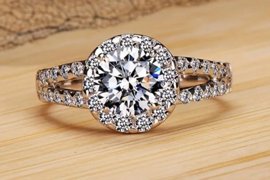 Rings 925 Silver Round Cut Moissanite and Zirconia's Design (8 O/P) Adjuster Available
