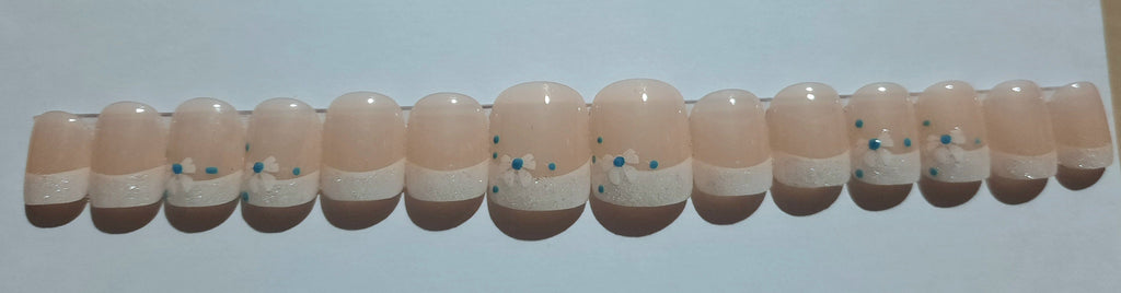 Designer Gel Press on Nails (24-26 Nails with Full Preparation Kit, Glue and Tabs)