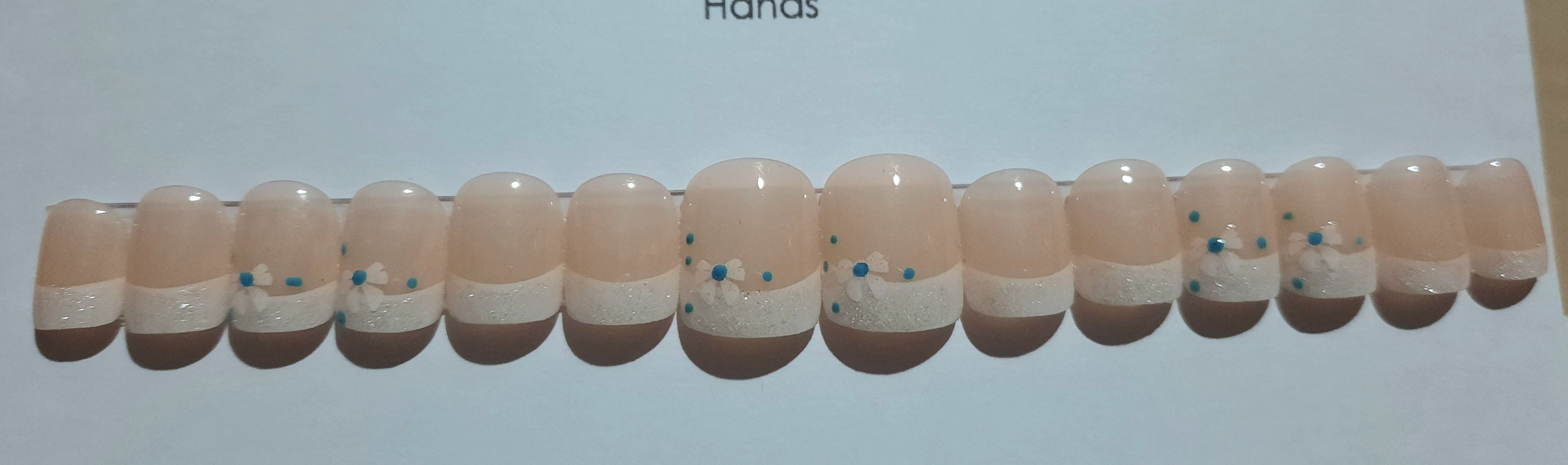 Designer Gel Press on Nails (24-26 Nails with Full Preparation Kit, Glue and Tabs)
