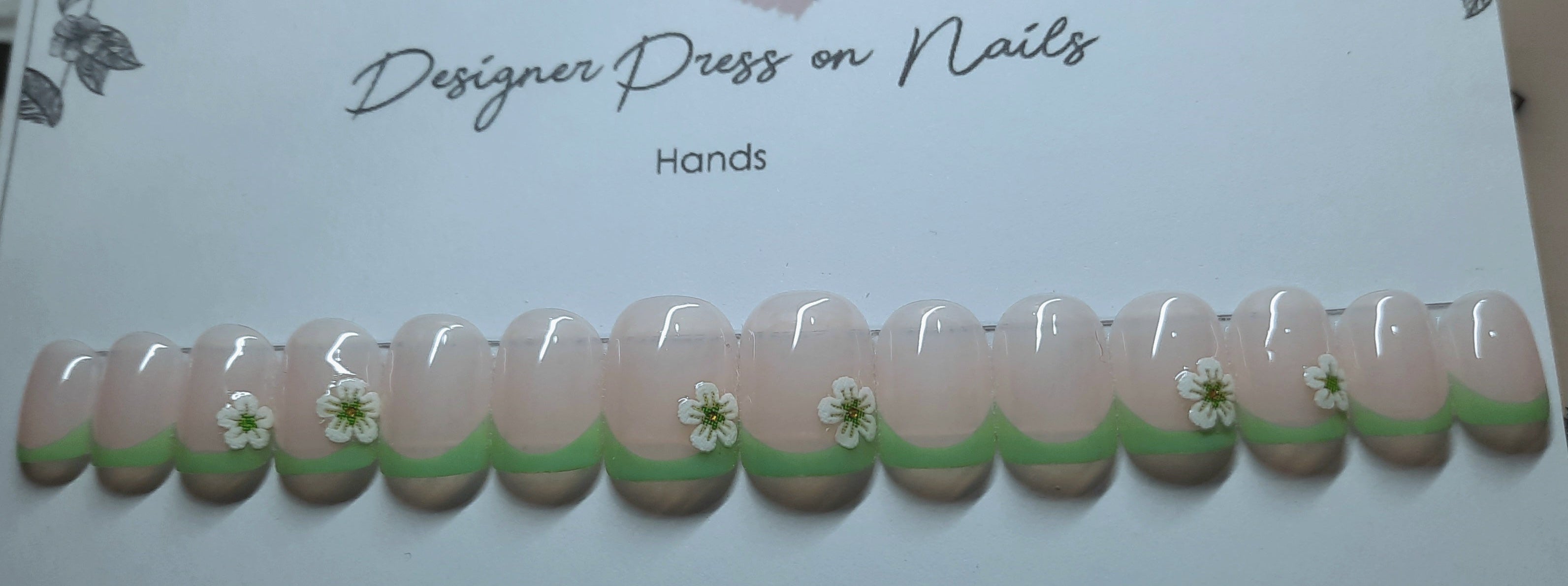Designer Gel Press on Nails (24-26 Nails with Full Preparation Kit, Glue and Tabs)