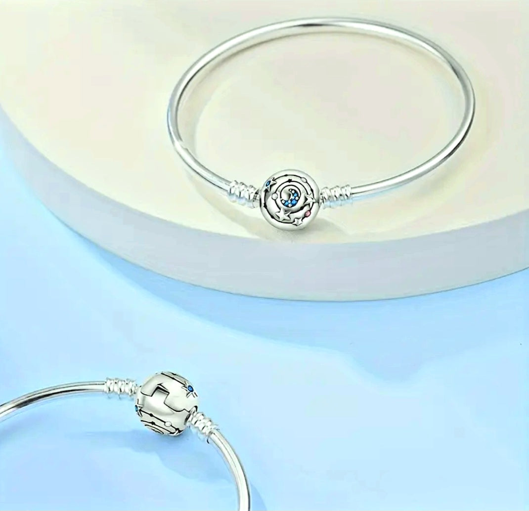 Bracelets 925 Silver Star Track Bangle with open clip clasp. 19cm
