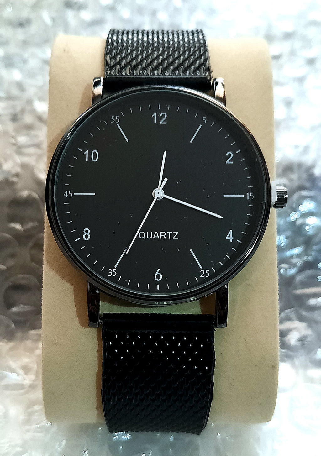 Watches A Beautiful Black Steel Strap Quartz Round Face