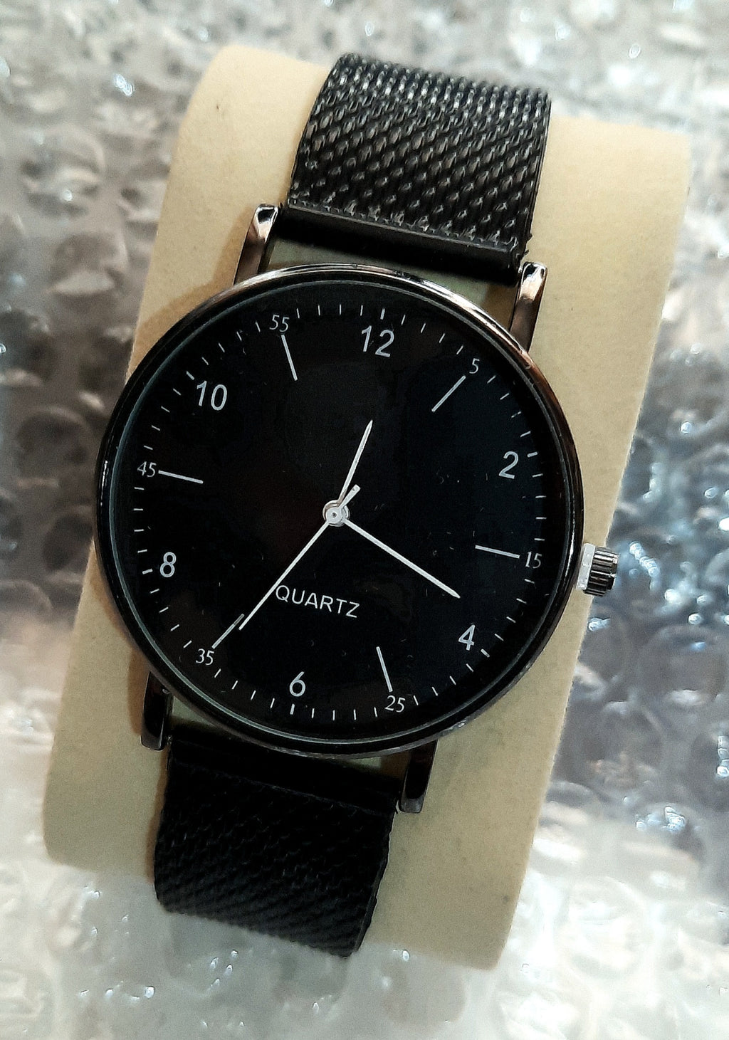 Watches A Beautiful Black Steel Strap Quartz Round Face