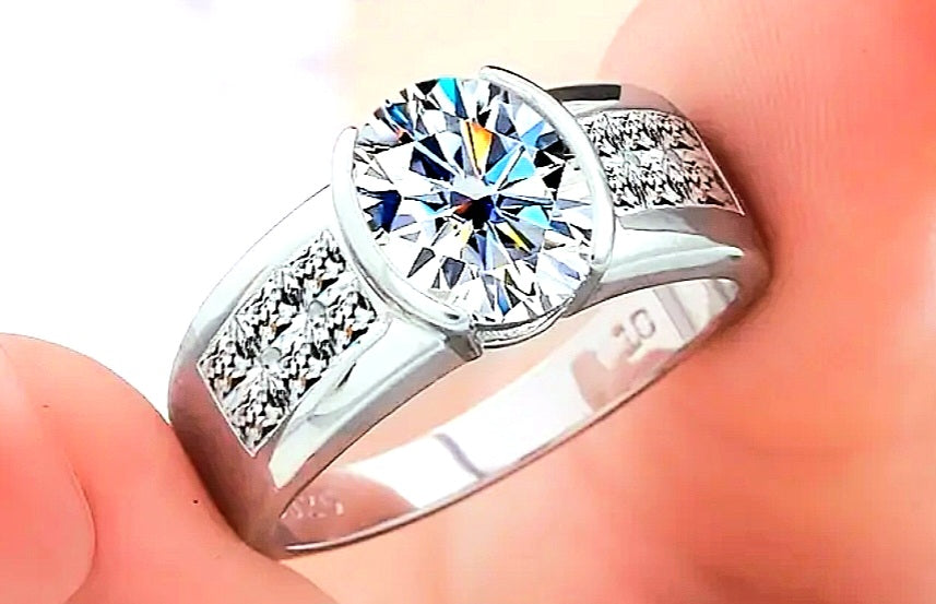 Rings 925 Sterling Silver Moissanite Stone Band. Beautiful Setting.