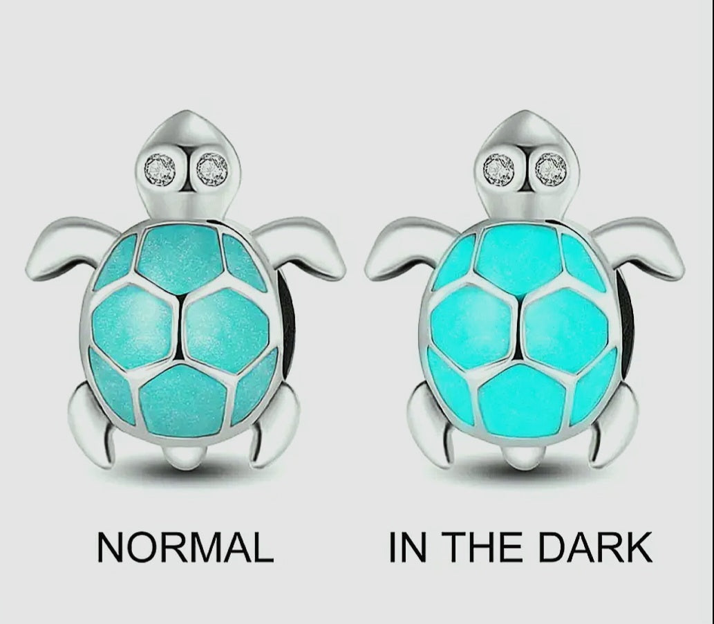 Charms 925 Sterling Silver Turtle that Glows in the Dark With Zirconia Eyes