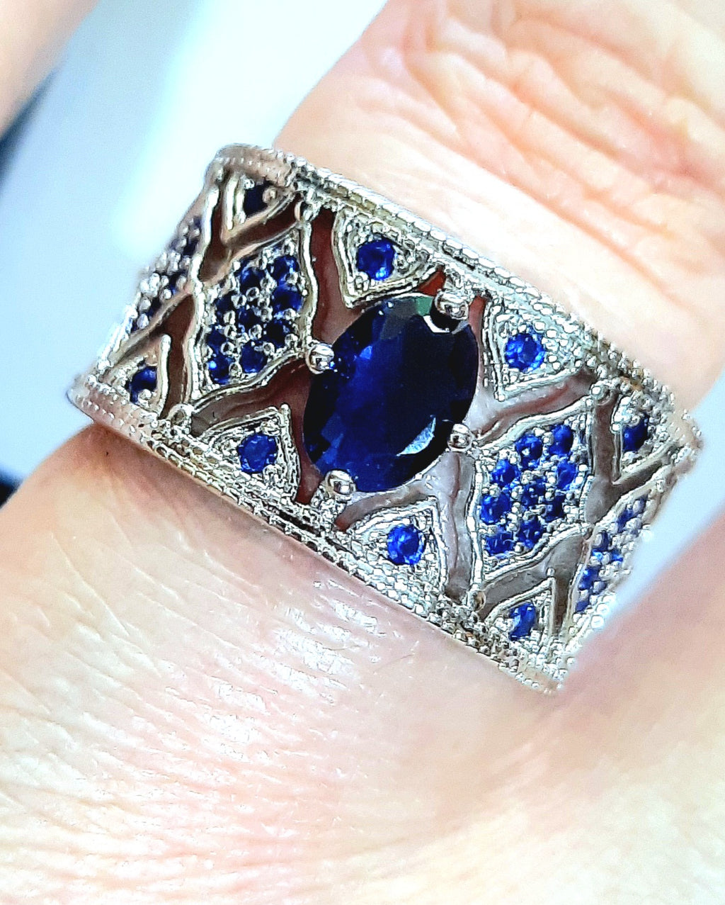 Rings 925 Sterling Silver Blue Sapphire Zirconia's Band. Beautiful Setting