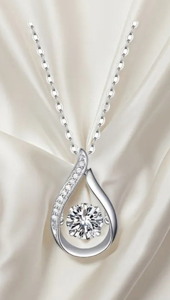 Necklace with Beautiful Zirconia's Waterdrop