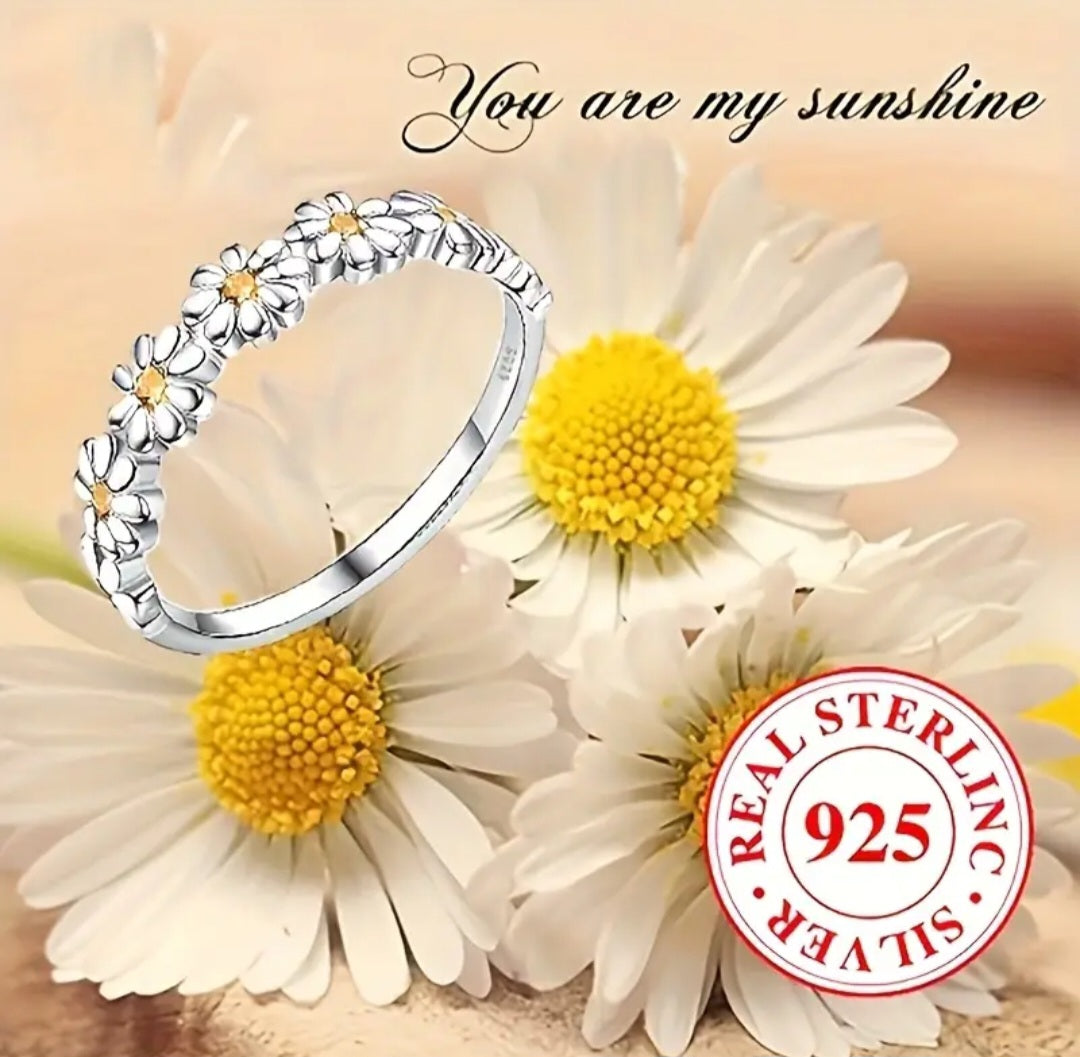 Rings 925 Silver Beautiful Daisies with Yellow Zirconia's