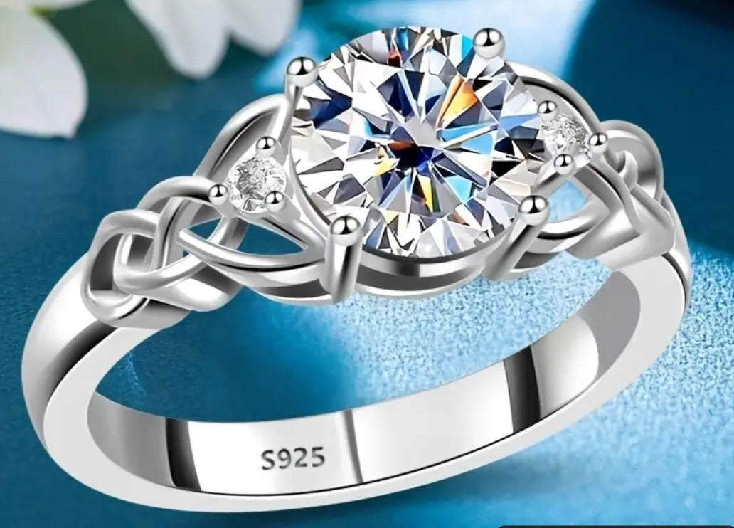 Rings 925 Silver Filigree Round Cut Zirconia in a Size 8 O/P With an Adjuster
