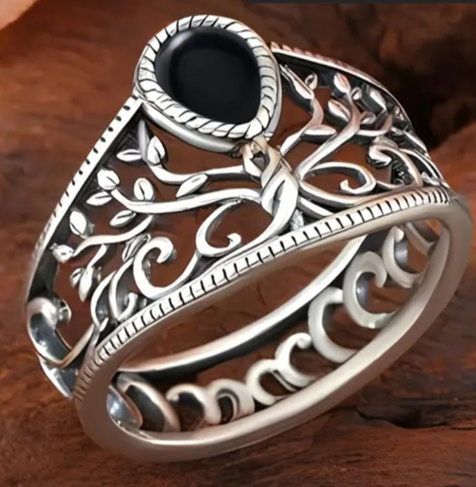 Rings Victorian Filigree Black Onyx Wide Band