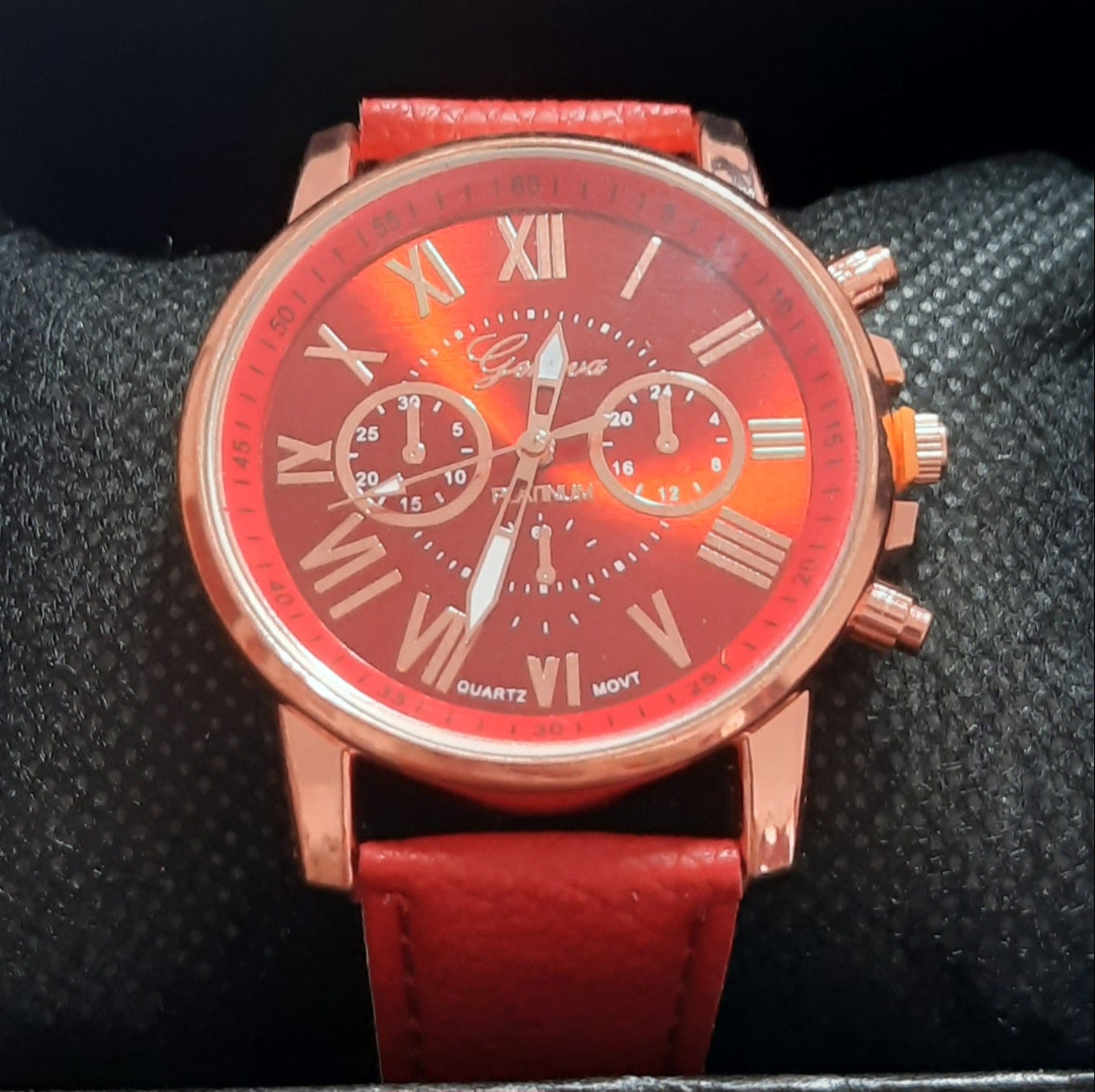 Watches Beautiful Quarts Watches to wear with you outfit of color ( adjustable )